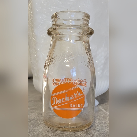 VINTAGE DECKERS DAIRY BOTTLE - Picture 1 of 5